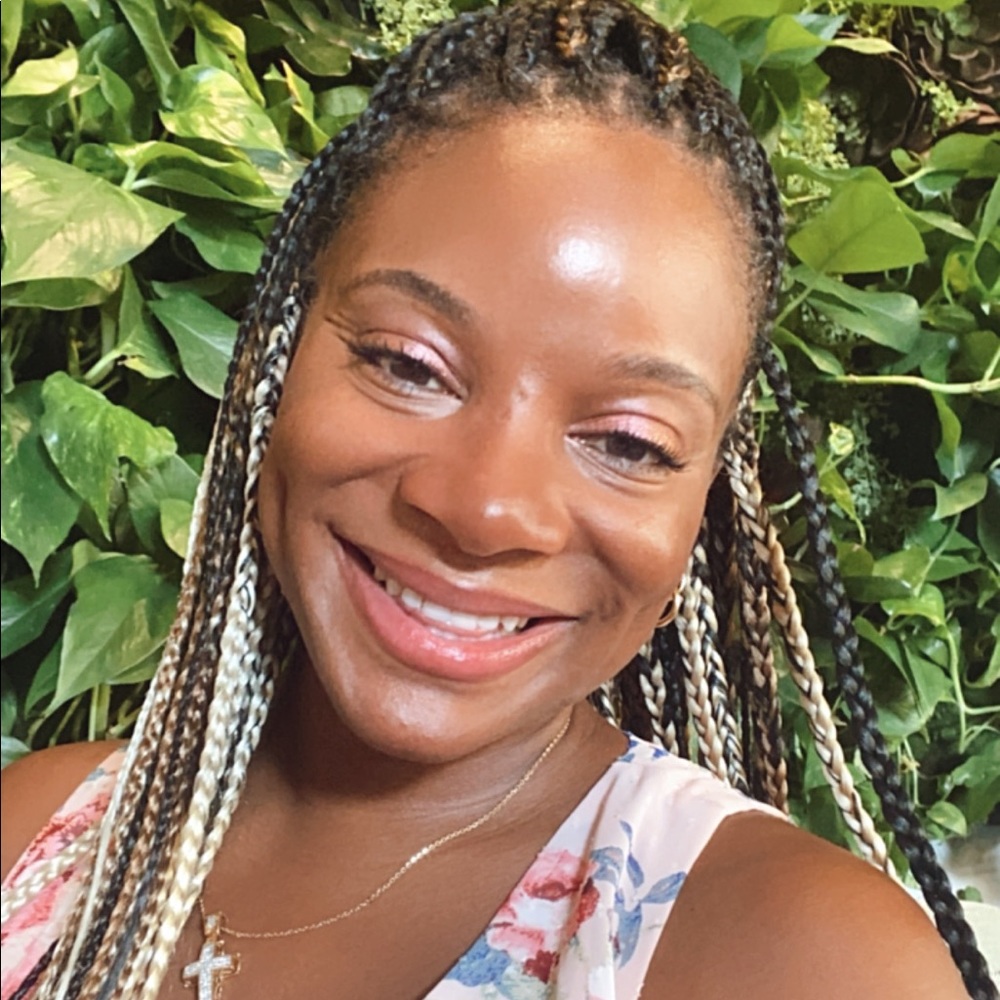 Meet your Posher, Danielle